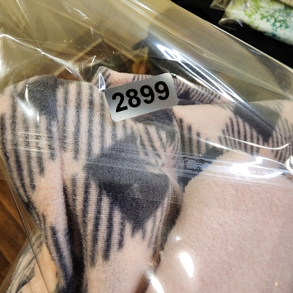 Goodnight Kiss Pink Plaid Cozy Pajama Set Size M - Picture 10 of 10